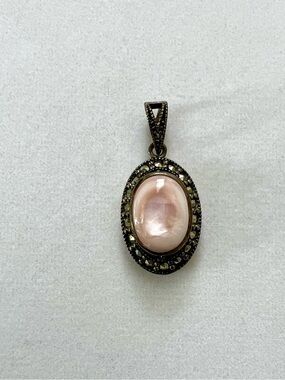 Petite Pendant 925 Sterling Silver Pink Mother-of-Pearl Cabochon Marcasite